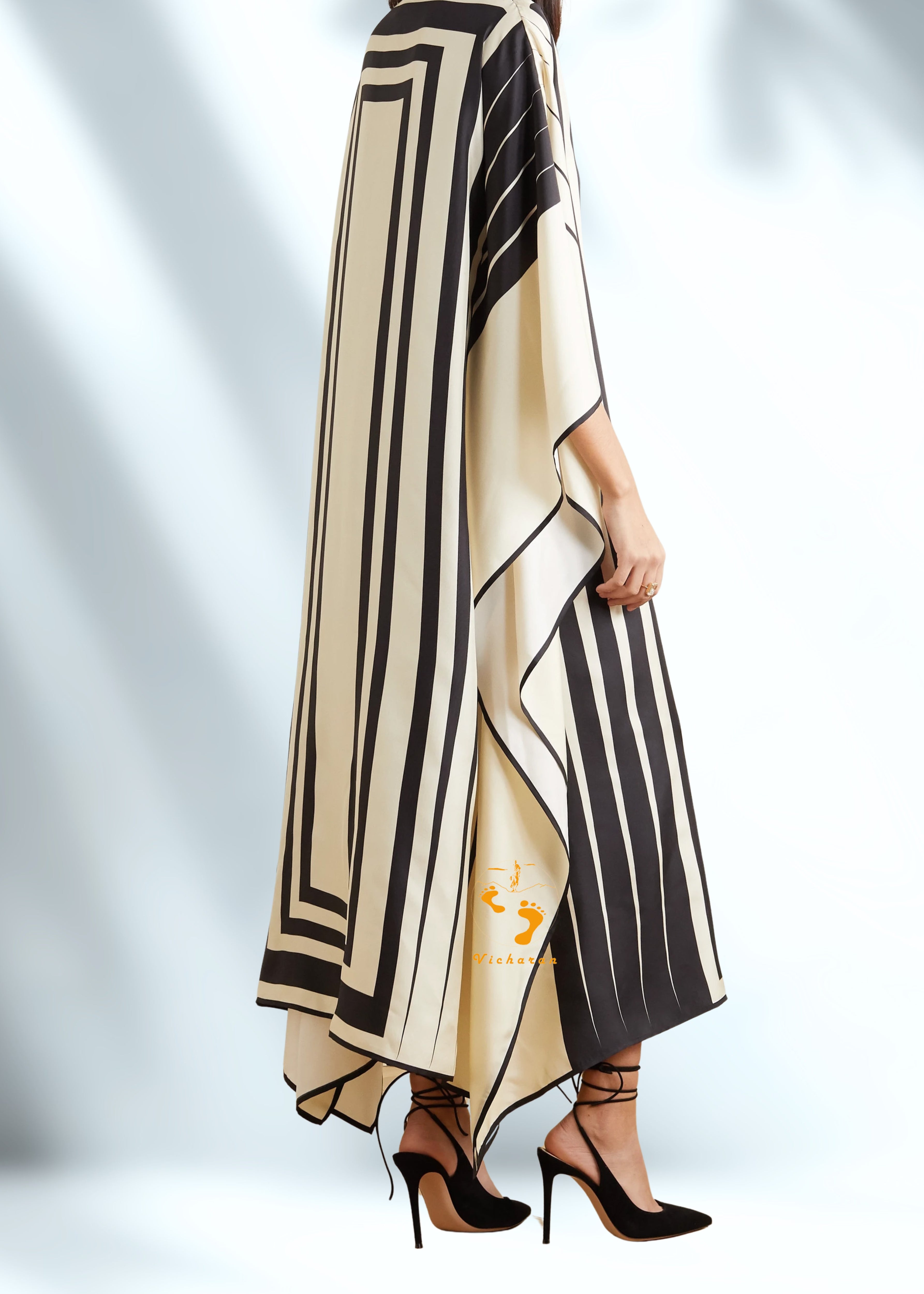 Vicharan Elegant Black & Cream Kaftan